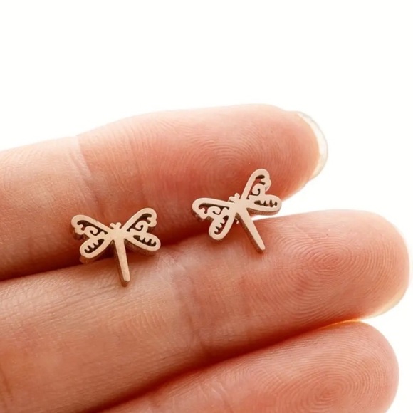 NEW Dainty Dragonfly stud Earrings Rose Gold color - Boutique - Picture 2 of 4